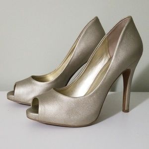 BCBG neutral gold silver peep toe heel shoe